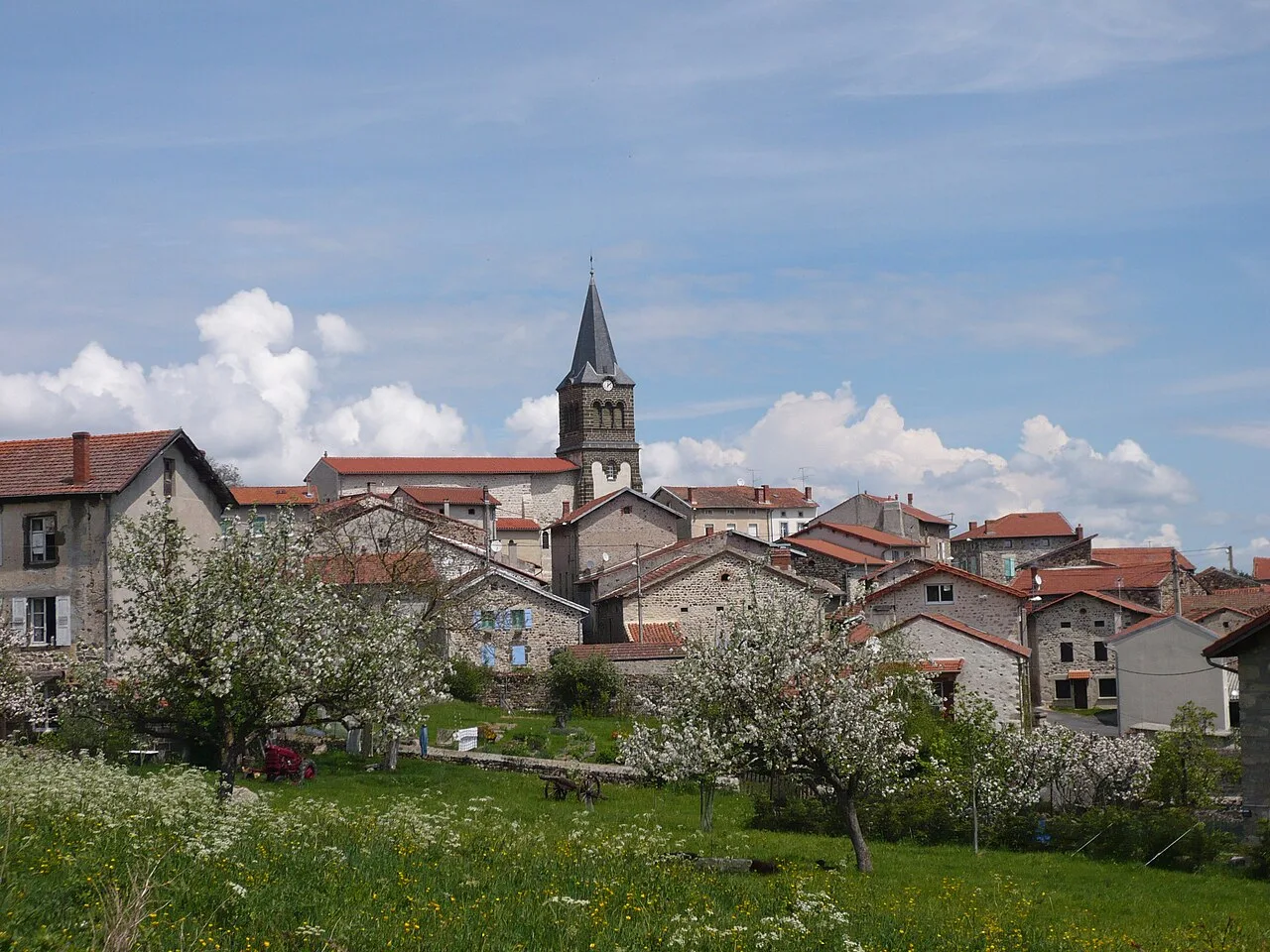 Village auvergnat en Haute-Loire : Vernassal